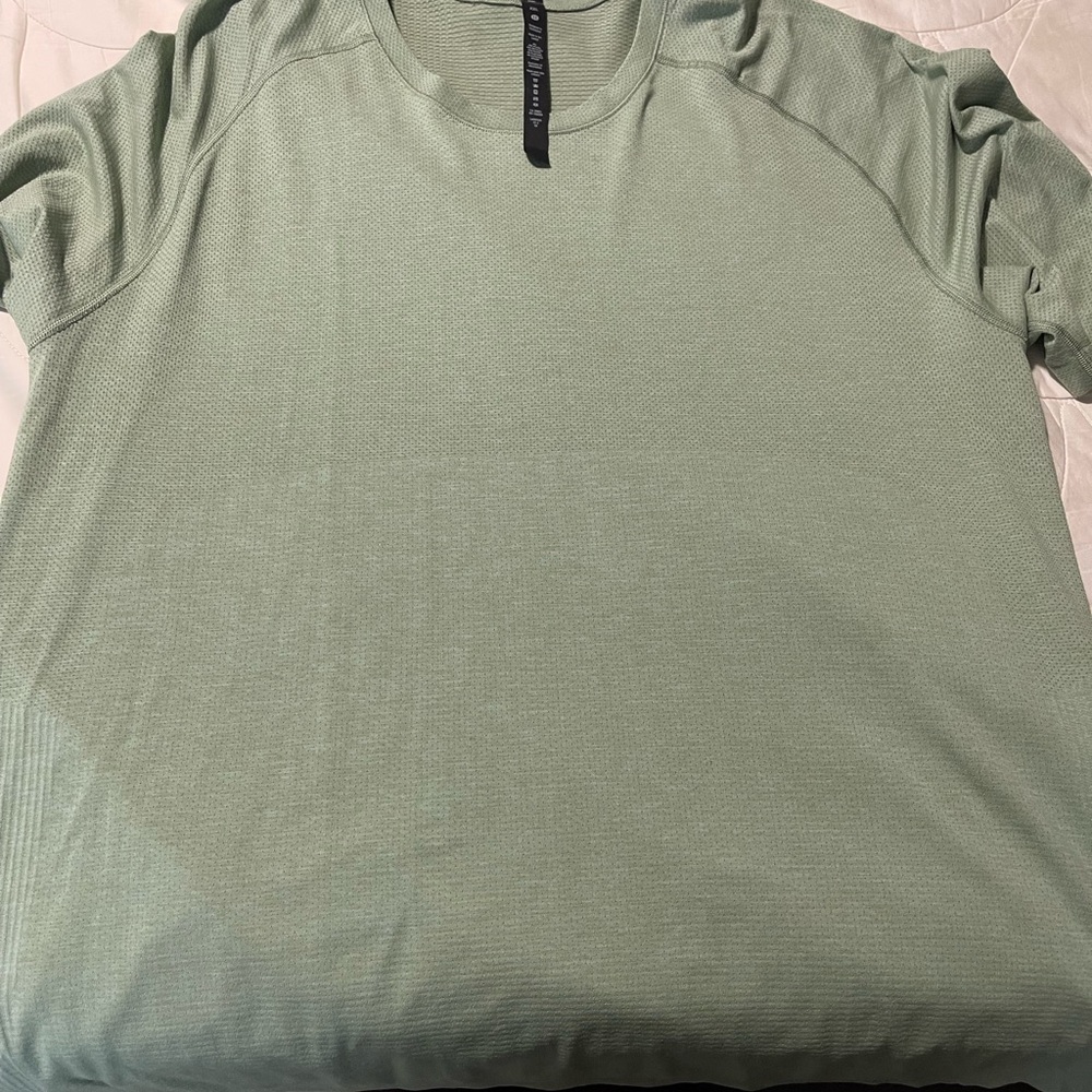 Lululemon Men's Green Shirt